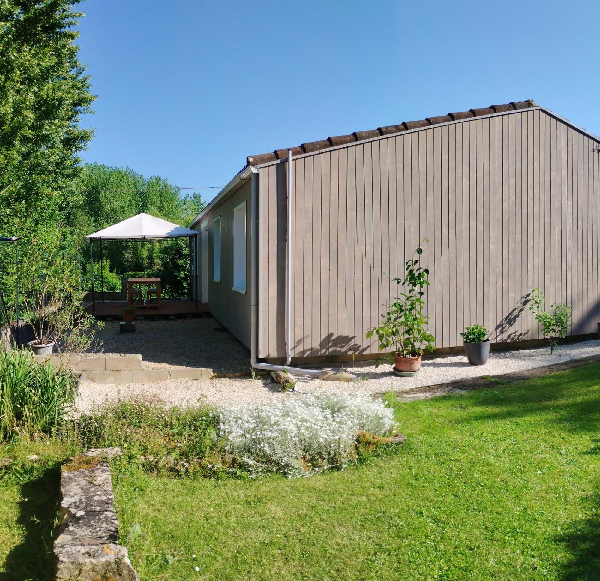 Gite Le Vieux Moulin Sansais Kültér fotó